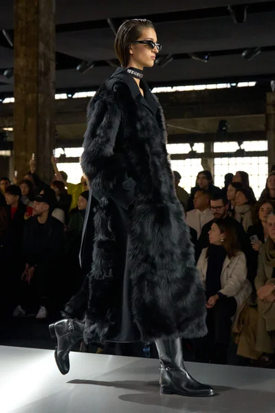 Look 29